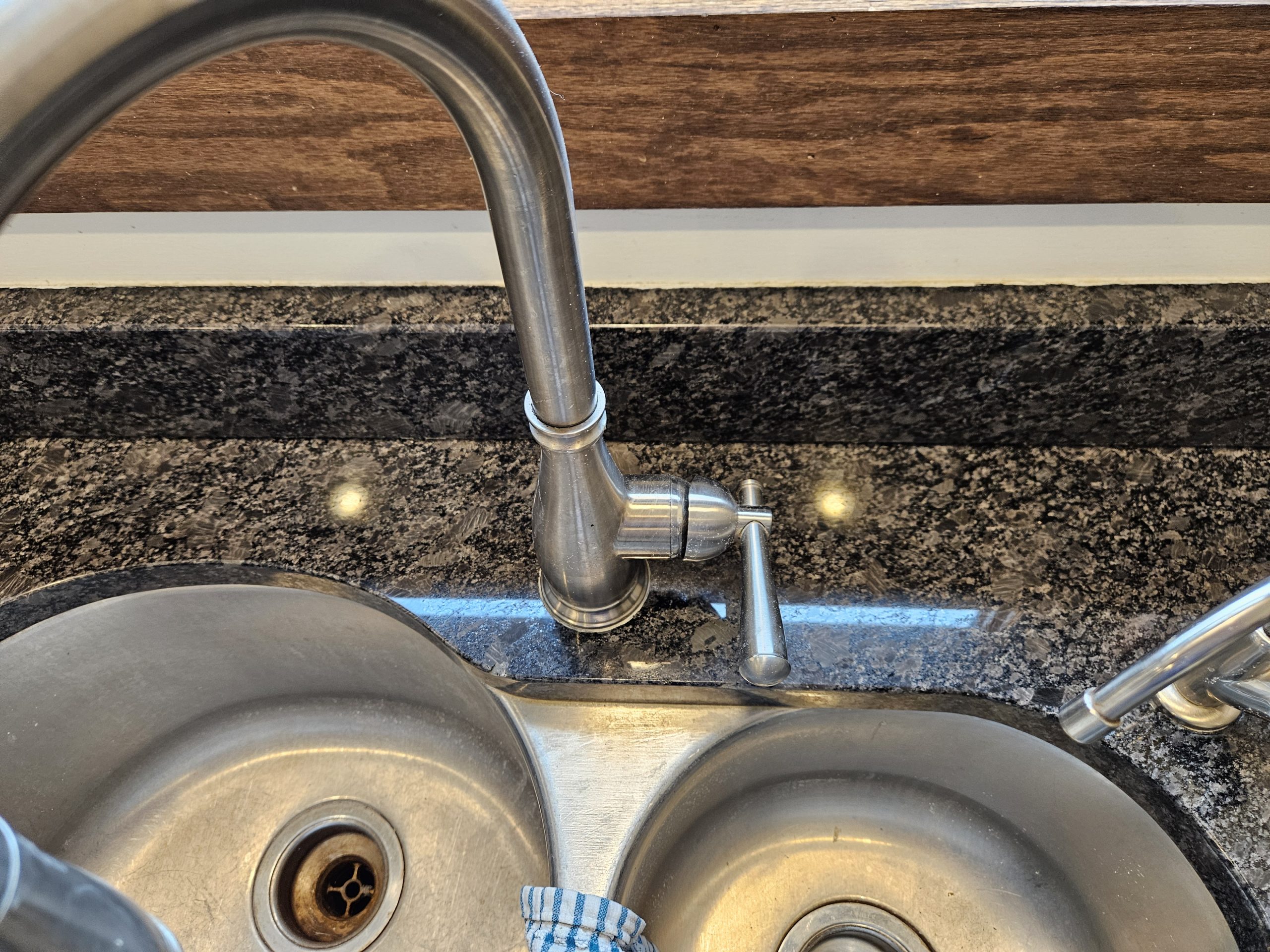 granite_sink_surface_cleaning_Chaska_MN